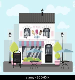 Fassade einer Eisdiele mit einer Sommerterrasse. Vektor-Illustration von Restaurant-Eis, Gelato, Popsicle und Kugeln mit Früchten, Schokolade und Vanille Aromen. Ein Gebäude mit einer gestreiften Markise, einem großen Buntglasfenster, einer Reklametafel und Topfpflanzen im europäischen Stil. Flache Abbildung in rosa und weißen Farben. Stock Vektor