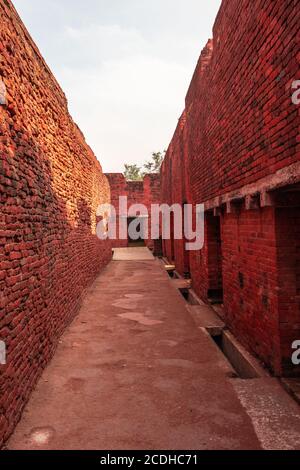 Die Ruinen von nalanda Bild ist in nalanda bihar indien aufgenommen. Es war ein massives buddhistisches Kloster im alten Königreich von Magadha. Es war ein Zentrum von Stockfoto