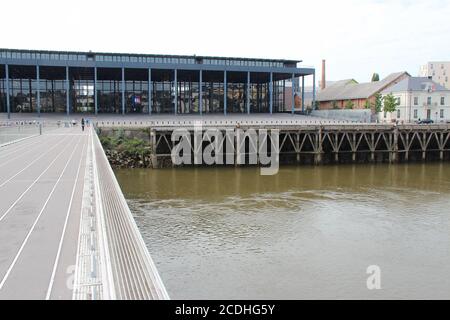 Loire und Gerichtsgebäude in nantes (frankreich) Stockfoto