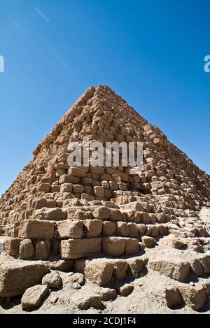 Alte Pyramiden und Tempel, die vom Kuschenreich in Nuri, Sudan, erbaut wurden Stockfoto