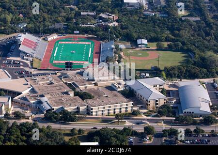 Travis County, TX 12. Oktober 2007: Campus der Westlake High School im wohlhabenden Vorort westlich von Austin. Zeigt das Vorstadtwachstum in Zentral-Texas von Travis County. ©Bob Daemmrich Stockfoto