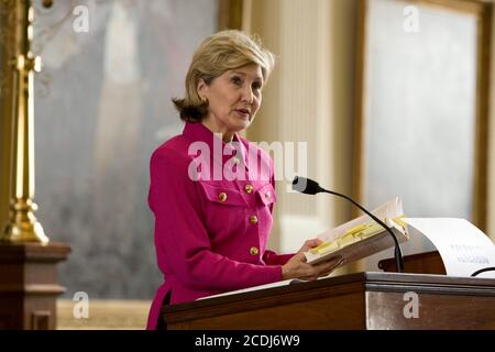 Austin, TX USA, 3. November 2007: US-Senatorin Kay Bailey Hutchison spricht beim Texas Book Festival über ihr neues Buch über amerikanische Frauenrollen. ©Bob Daemmrich Stockfoto