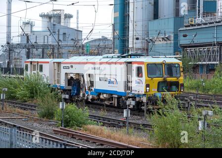 SB Rail Plasser und Theurer DR73194 'Robert McAlpine' am Bahnhof Warrington Bank Quay. Stockfoto