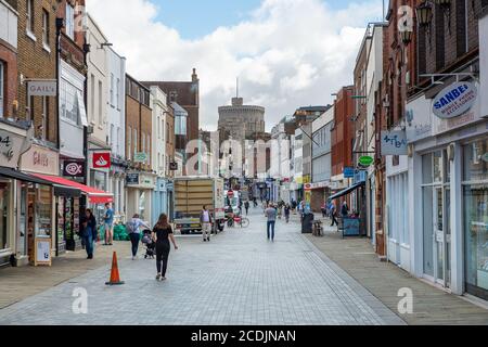 Windsor, Berkshire, Großbritannien. August 2020. Peascod Street in Windsor war heute Morgen sehr ruhig. Quelle: Maureen McLean/Alamy Stockfoto