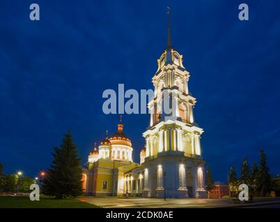 In der Verklärung Kathedrale in der Nacht zum Juli. Rybinsk, Russland Stockfoto