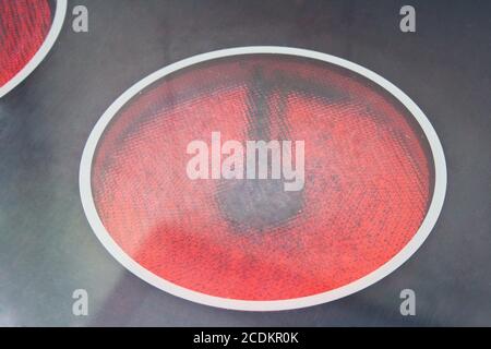 Eine Keramik-Kochfeld mit Backofen in Edelstahl Stockfoto