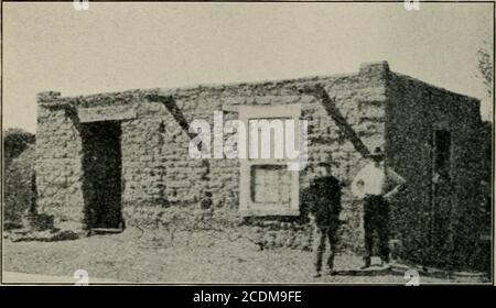 . Mormonensiedlung in Arizona: Eine Aufzeichnung der friedlichen Eroberung der Wüste. DAS ERSTE SCHULHAUS IN SAFFORD Stockfoto