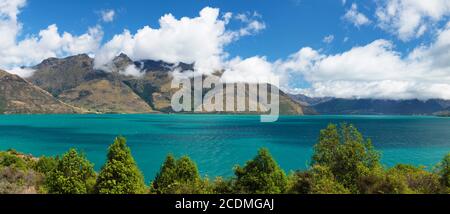 Lake Wakatipu mit Thomson Mountains, Queenstown, Otago, South Island, Neuseeland Stockfoto