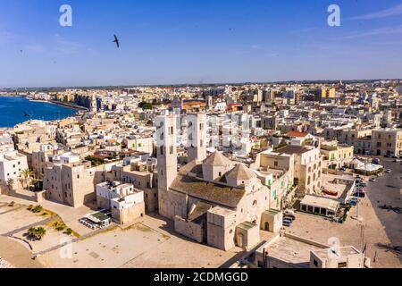 Luftaufnahme, Altstadt und Hafen, Dom Vecchio, San Corrado, Molfetta, Provinz Bari, Apulien, Italien Stockfoto