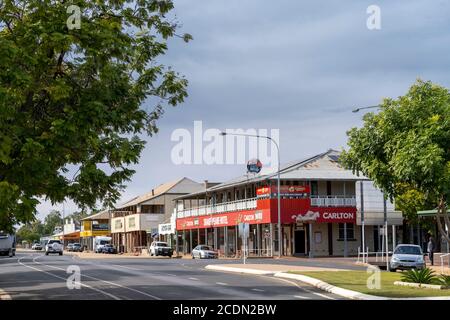 Hotels befinden sich an der Hauptstraße von Barcaldine, Western Queensland Australien Stockfoto