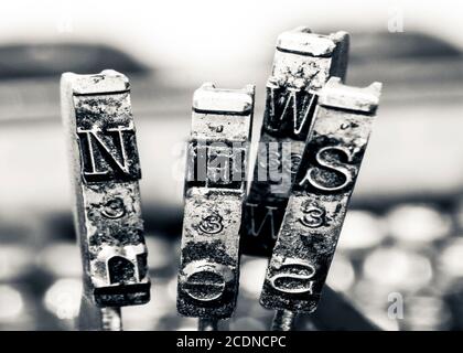 das Wort NEWS alte Schreibmaschine Stockfoto