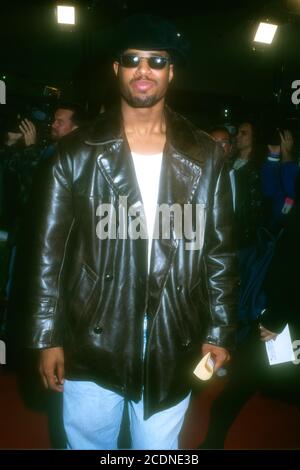 Westwood, California, USA 11. März 1996 Darsteller Shawn Wayans besucht Warner Bros. Pictures' 'Executive Decision' Premiere am 11. März 1996 im Mann Village Theater in Westwood, Kalifornien, USA. Foto von Barry King/Alamy Stockfoto Stockfoto