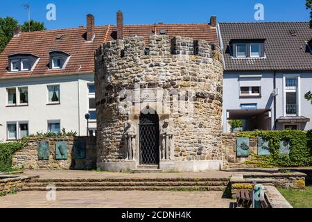 D-Dorsten, Lippe, Ruhrgebiet, Naturpark hohe Mark Westmünsterland, Münsterland, Westfalen, Nordrhein-Westfalen, NRW, ehemaliger Wehrturm der Stadtmauer am Westgraben, heute Kriegsdenkmal und Gedenkstätte Stockfoto