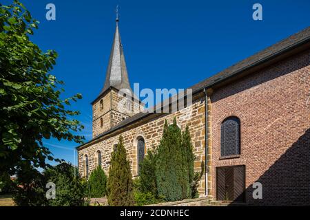 D-Dorsten, D-Dorsten-Rhade, Lippe, Ruhrgebiet, Naturpark hohe Mark Westmünsterland, Münsterland, Westfalen, Nordrhein-Westfalen, NRW, St.-Urbanus-Kirche, katholische Pfarrkirche, Dorfkirche Stockfoto