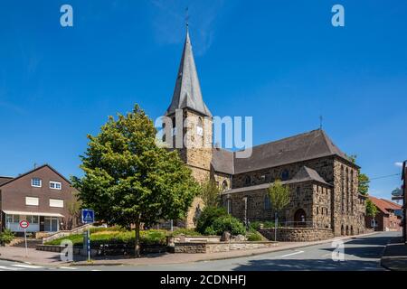 D-Dorsten, D-Dorsten-Lembeck, Lippe, Ruhrgebiet, Naturpark hohe Mark Westmünsterland, Münsterland, Westfalen, Nordrhein-Westfalen, NRW, Laurentiuskirche, katholische Pfarrkirche Stockfoto