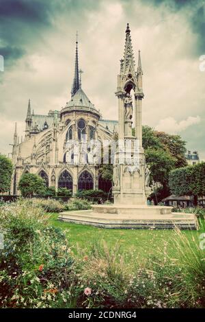 Kathedrale Notre Dame in Paris, Frankreich. Quadratisches Jean XXIII. Vintage Stockfoto