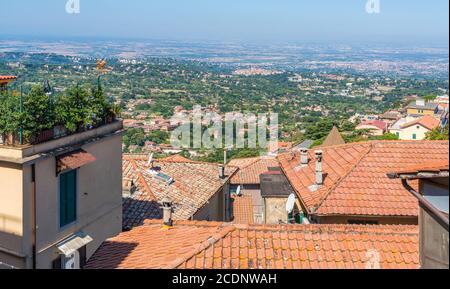 Panoramablick in Rocca di Papa, kleine Stadt in der Provinz Rom. Latium, Italien. Stockfoto