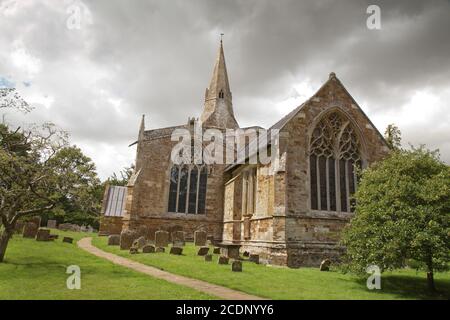 Kirche der Heiligen Jungfrau Maria eine Pfarrkirche in Broughton direkt neben dem Broughton Castle in england Stockfoto