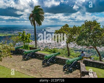 Blick von Fort George zum Hafen von Spanien mit dem Golf von Paria Stockfoto