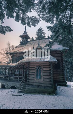 Kapelle Jaszczurowka in Zakopane im Winter, Polen, Europa Stockfoto