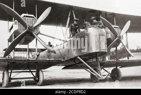 Die Vickers Vimy, ein britisches schweres Bomberflugzeug, das in den letzten Phasen des Ersten Weltkriegs entwickelt und hergestellt wurde, um die RAF auszustatten. Nur eine Handvoll Flugzeuge in Dienst durch den Waffenstillstand, so dass es nie sah aktiven Dienst. Während der Zwischenkriegszeit wurde der Vimy in den 1920er Jahren zum Kern der schweren Bombertruppe der RAF. Es setzte auch mehrere Rekorde für Langstreckenflüge, die meisten gefeiert wurde die erste Non-Stop-Überquerung des Atlantiks durch Alcock und Brown im Juni 1919. Dieser Vimy machte einen Rekordflug von Großbritannien nach Australien. Stockfoto