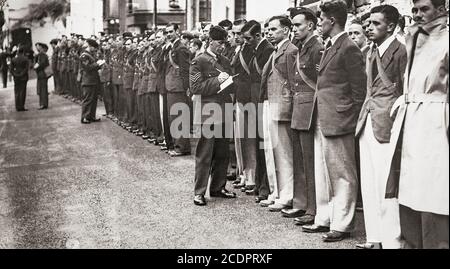 RAF und zivile Freiwillige für Pilot- und Navigator-Rollen, die 1939 vor dem Bohr- und Bodentest für den Dienst gemeldet wurden. Stockfoto