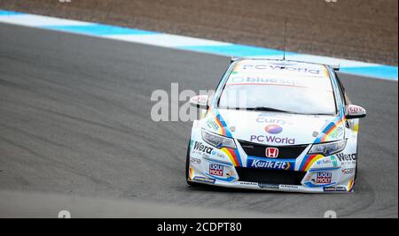 Knockhill Racing Circuit, Fife, Großbritannien. August 2020. Kwik Fit British Touring Car Championship, Knockhill, Qualifying Day; Sam Osborne während des freien Trainings Credit: Action Plus Sports/Alamy Live News Stockfoto