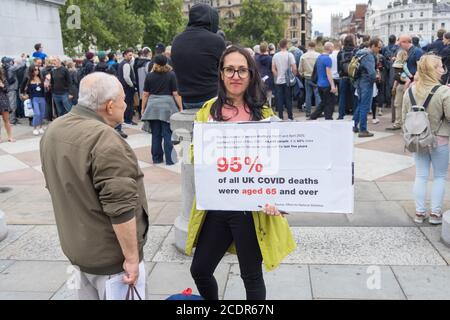 Vereint für Freiheit, Anti-Impfstoffe und Masken Protest gegen covid-19 Maßnahmen auf Trafalgar Square. London - 29. August 2020 Stockfoto