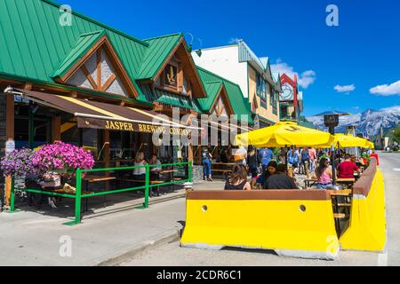 Geschäfte in Jasper Townsite, Jasper National Park, Alberta, Kanada. Stockfoto