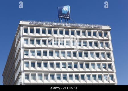 Lyon, Frankreich - 21. März 2018: Bürogebäude der Banque Populaire Auvergne Rhone-Alpes in Lyon. Banque Populaire ist eine französische Gruppe kooperativer Banken Stockfoto