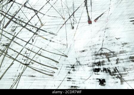 Weiße Malstriche auf einem Schaufenster, abstrakter Hintergrund Stockfoto