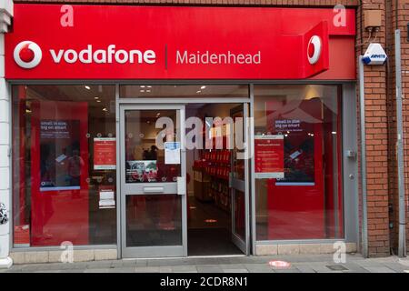 Maidenhead, Berkshire, Großbritannien. August 2020. Kunden im Vodafone-Netz waren gestern nach einem dreistündigen Ausfall betroffen. Quelle: Maureen McLean/Alamy Stockfoto