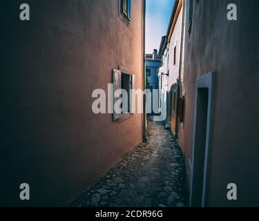 Straßen von Omisalj, Insel Krk, Kroatien Stockfoto