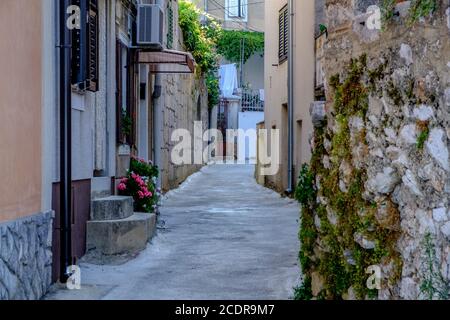 Straßen von Omisalj, Insel Krk, Kroatien Stockfoto