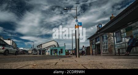 Besuch Von Graystones. Der Platz des Bahnhofs und der Bushaltestelle, co. Wicklow, Irland Stockfoto