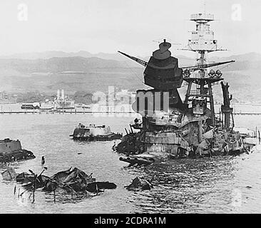 Pearl Harbor 1941. Foto der USS Arizona am 10 1941. Dezember nach dem japanischen Angriff auf Pearl Harbor am 7. Dezember 1941. Stockfoto