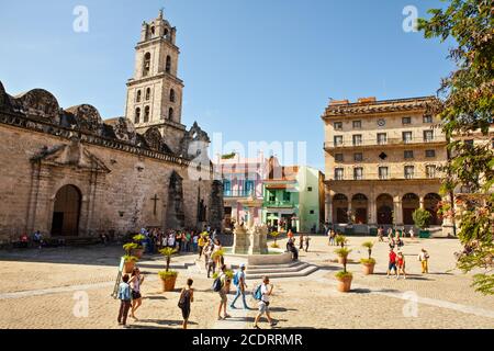 Die Basilika Menor de San Francisco de Asis in Old Havanna (Vieja) Kuba Stockfoto