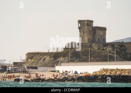 Jahrhunderts, Santa Catalina Burg in Tarifa, südlichen Punkt Europas, Tarifa, Costa de la Luz, Andalusien, Spanien. Stockfoto