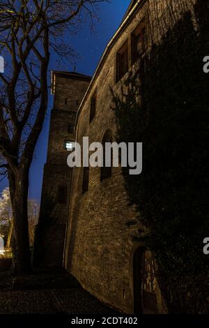 Sparrenburg in Bielefeld, Deutschland, bei Nacht Stockfoto