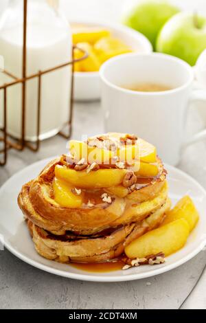 Caramel Apfel french Toast Stockfoto