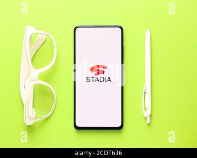 Assam, indien - August 27, 2020 : Stadia-Logo auf Telefon Bildschirm Stock Bild. Stockfoto