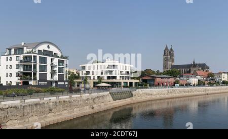 Panorama der Stadt Magdeburg mit den Ufern Die Elbe Stockfoto