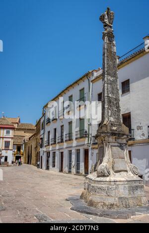 Cordoba, Spanien - Juni 20 : EIN Minarettturm auf den Straßen von Cordoba am 20. Juni 2017. Stockfoto