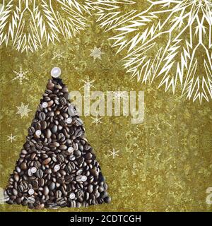 Weihnachtsbaum aus Kaffeebohnen auf goldener Vintage Metallic-Textur Stockfoto