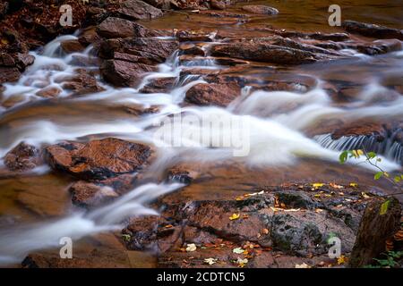 Die Ilse am Fuße des Brockens in Der Nationalpark Harz Stockfoto