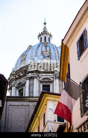 Italien, Rom, die Flagge Frankreichs auf der Piazza Farnese Stockfoto