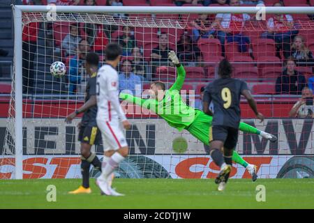 AMSTERDAM, NIEDERLANDE - AUGUST 29: Torwart Kevin Trapp von Eintracht Frankfurt während des Vorsaison-Spiels zwischen Ajax und Eintracht Frankfurt am 29. August 2020 in Amsterdam, Niederlande. *** Lokale Bildunterschrift *** Kevin Trapp Stockfoto