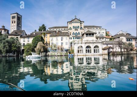 Blick auf die Insel San Giulio am Ortasee, piemont, italien Stockfoto