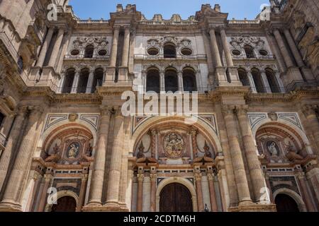 Barocke Gestaltung der Haupttüren zur Kathedrale von Málaga in Málaga, Andalusien, Spanien, Europa Stockfoto