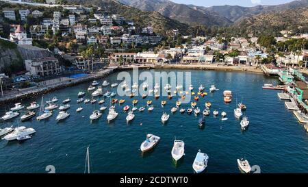 Luftbild mit Blick auf Boote in Catalina, CA. Stockfoto